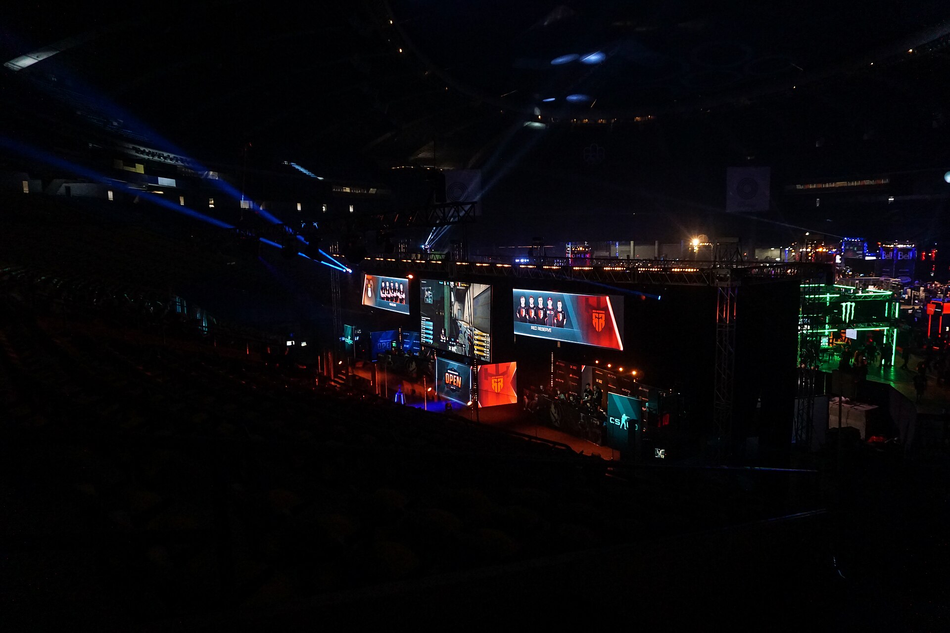 A team at a DreamHack event during a series